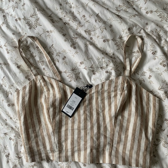 Crop top - Picture 2 of 3